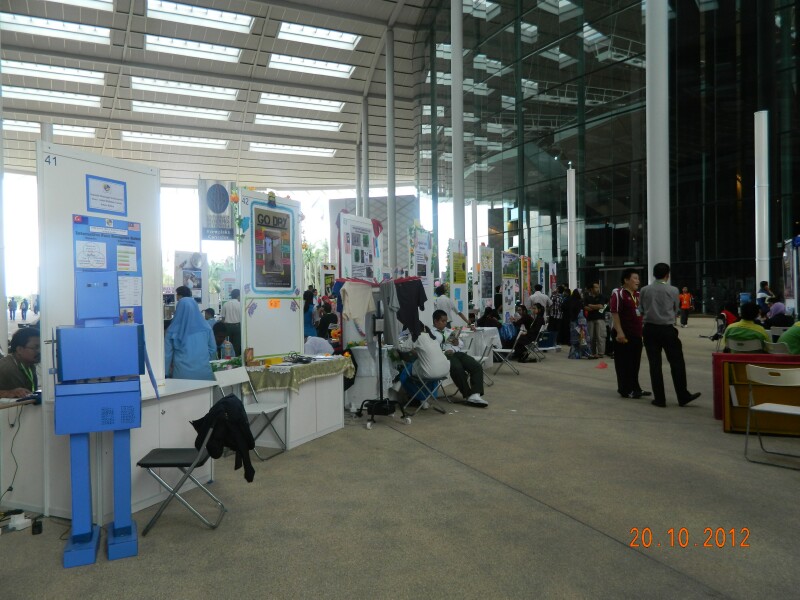 ACADREX2012 - 73 ACADREX2012 - 73